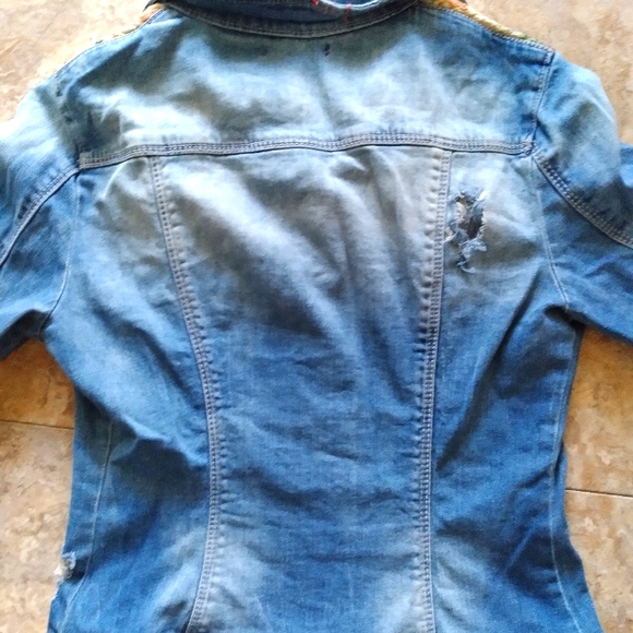 Forever 21 Distressed denim jacket, size M - Picture 4 of 7